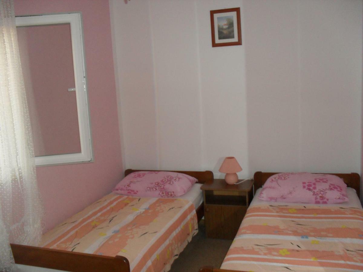 Apartment Zdenka Povljana Exteriör bild